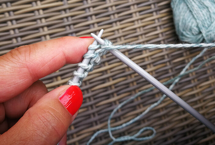 TRICOTER UNE MAILLE ENVERS Étape 3